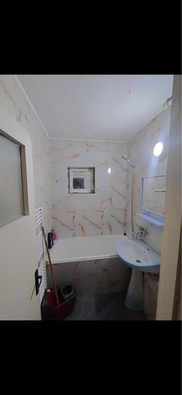 Apartament cu 3 camere decomandat în Radu Negru
