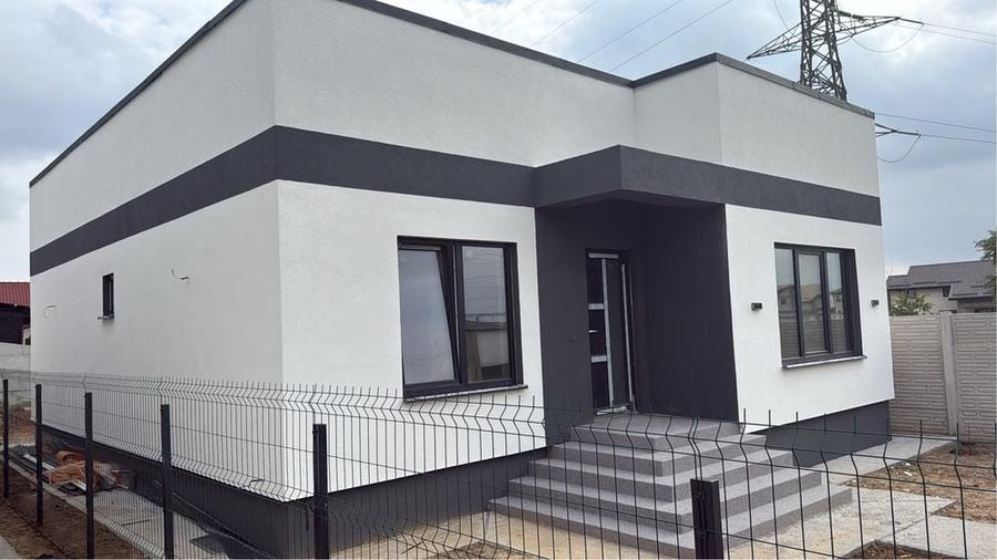 Casă cu 4 camere în Central