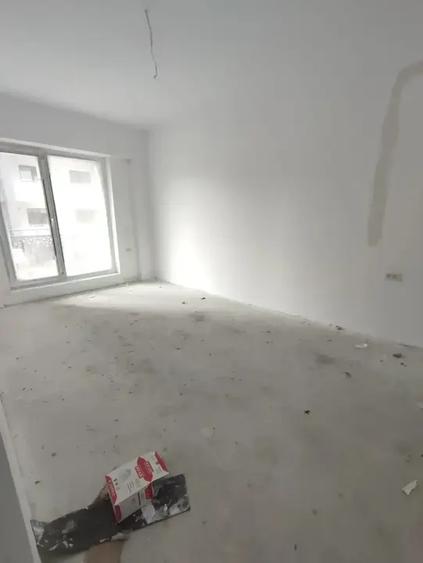 Apartament cu 3 camere decomandat în Theodor Pallady
