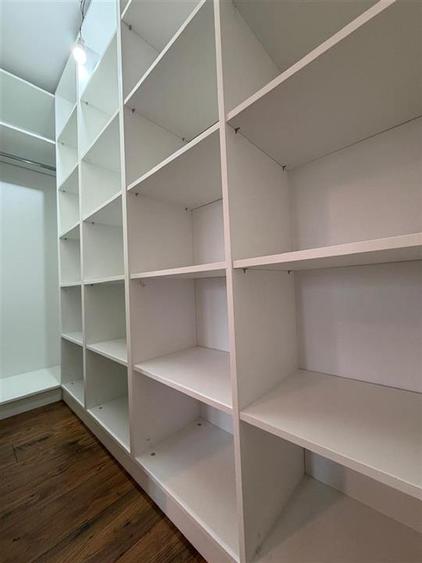 Apartament cu 3 camere semidecomandat, mobilat în Centrul Civic