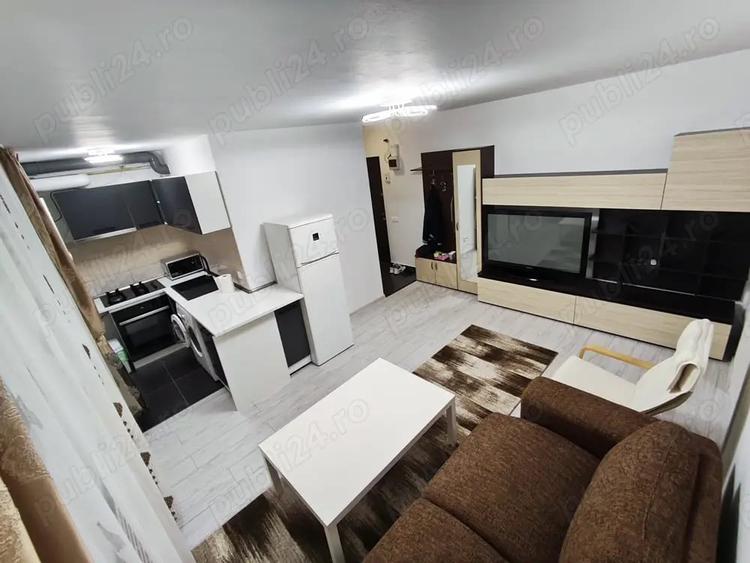 Apartament cu 2 camere semidecomandat în Roșu