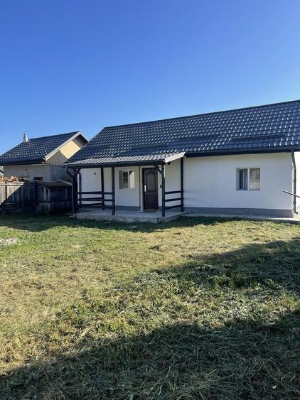 Casă cu 2 camere în Vultureni