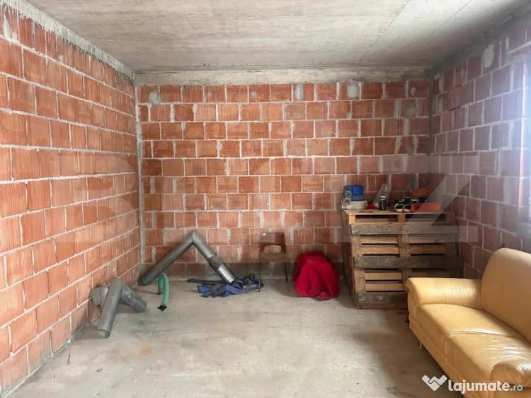 Casă cu 3 camere cu Teren 1643 Mp în Central