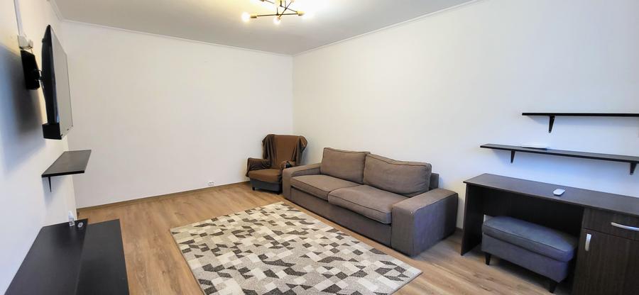 Apartament cu 3 camere decomandat în Rahova