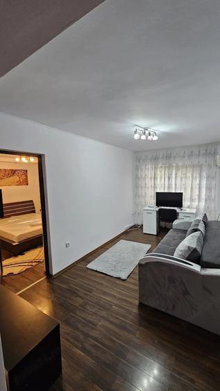 Apartament cu 2 camere semidecomandat în Ultracentral