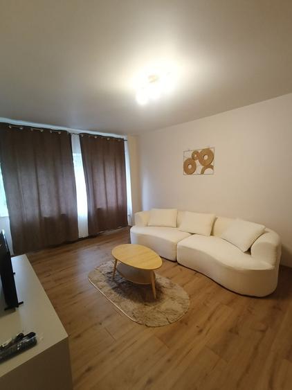 Apartament cu 2 camere decomandat în Sud