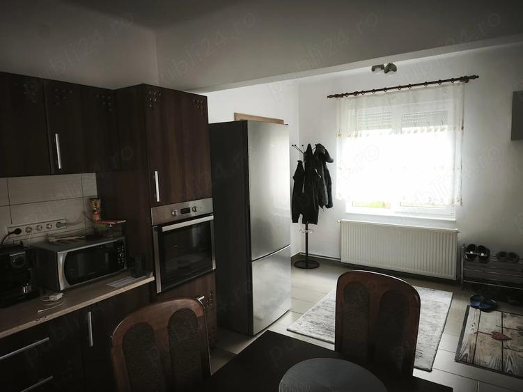 Casă cu 2 camere cu Teren 905 Mp în Central