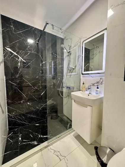 Apartament cu 2 camere decomandat, mobilat în Cornișa