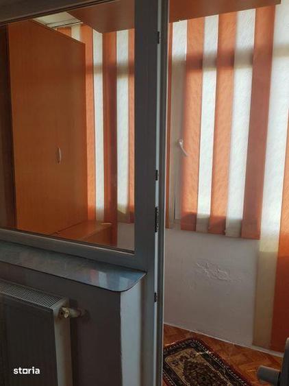 Apartament cu 2 camere semidecomandat în 1 Decembrie