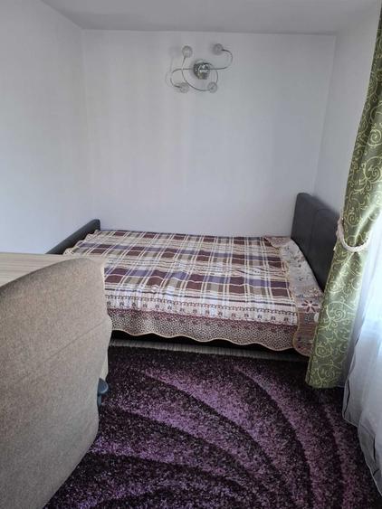 Apartament cu 3 camere semidecomandat în Sânnicoară
