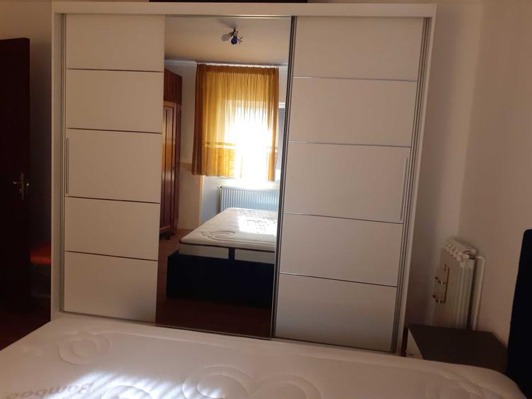 Casă cu 4 camere în Potlogi
