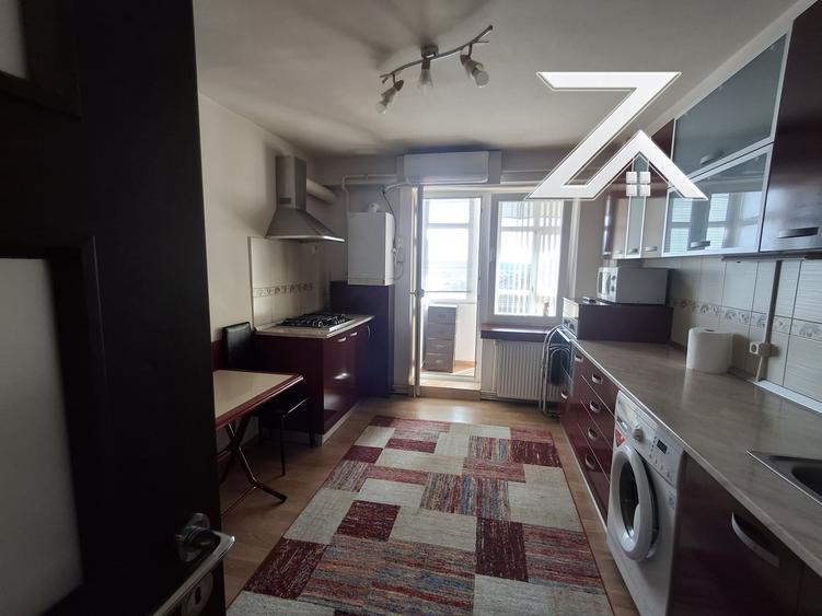 Apartament cu 3 camere decomandat, mobilat în Craiovița Nouă