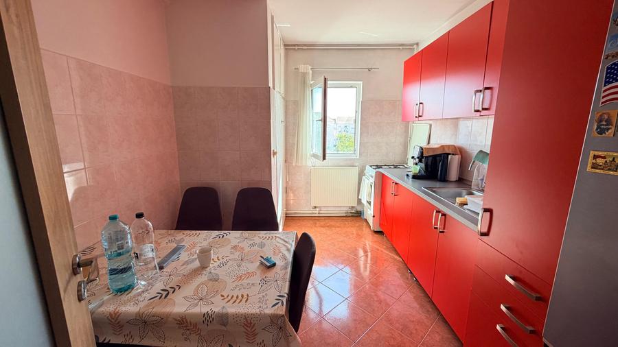 Apartament cu 3 camere decomandat în Ștrand