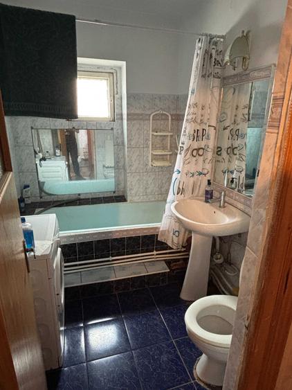 Apartament cu 4 camere decomandat în Gară