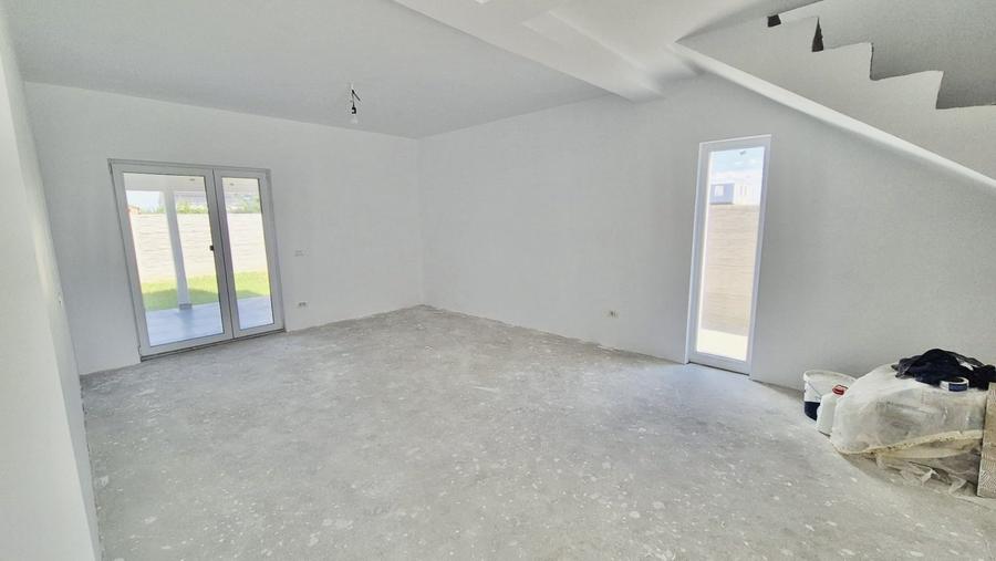 Duplex cu 4 camere cu Teren 290 Mp în Giroc