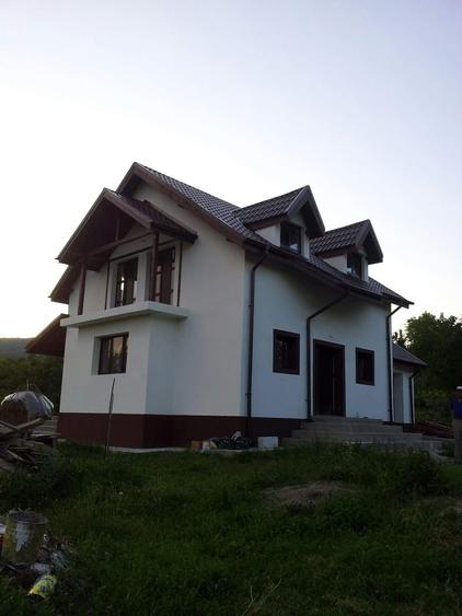 Casă cu 3 camere în Central