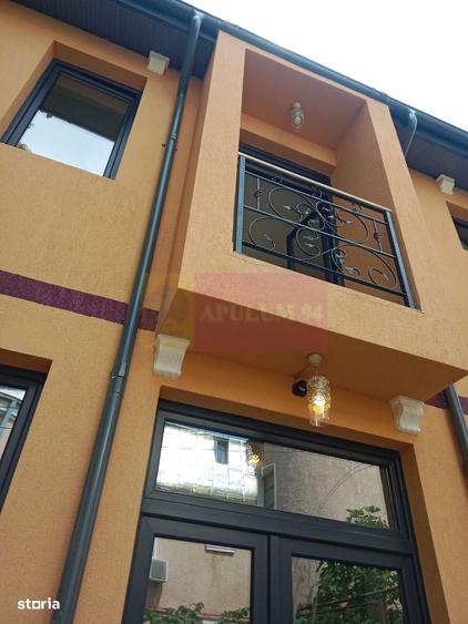 Casă cu 4 camere cu Teren 220 Mp în Vitan
