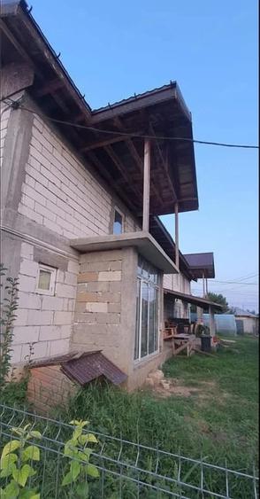 Casă cu Teren 740 Mp în Central