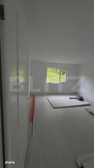 Casă cu 2 camere cu Teren 1000 Mp în Central