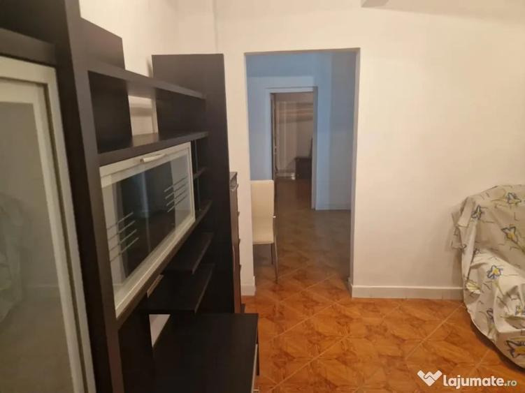 Apartament cu 3 camere decomandat în Mărăței