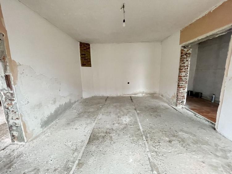 Casă individuală cu 4 camere cu Canalizare în Mircea cel Bătrân