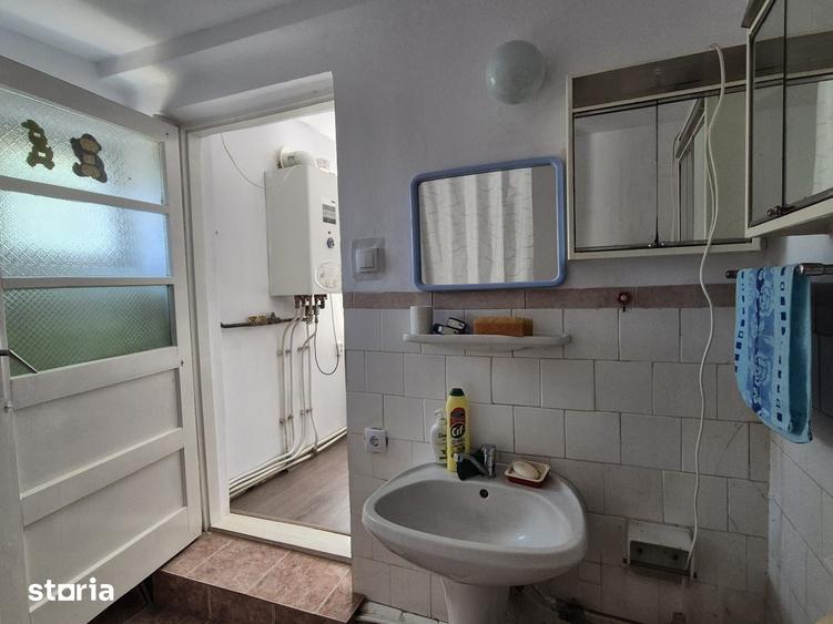 Casă cu 2 camere cu Teren 616 Mp în Drăgășani