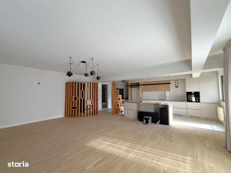 Apartament cu 4 camere în Arcul de Triumf