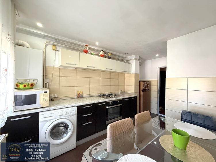 Apartament cu 3 camere semidecomandat în Micro 19