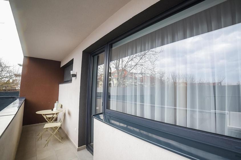 Inchiriere Apartament zona Coresi 1 - 5