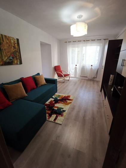 Apartament cu 2 camere semidecomandat în Traian