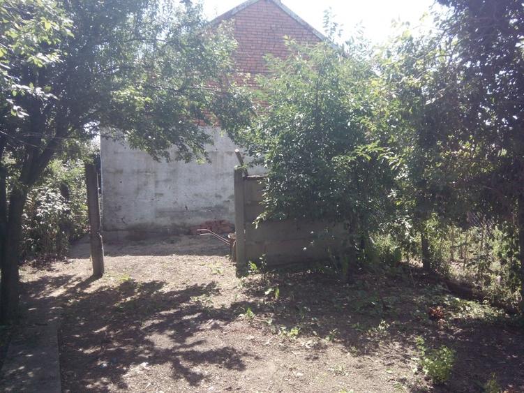 Casă cu 4 camere cu Canalizare în Central