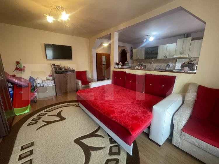 Apartament cu 4 camere decomandat, mobilat în Sud