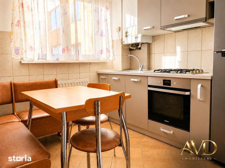 Apartament cu 3 camere în Tractorul
