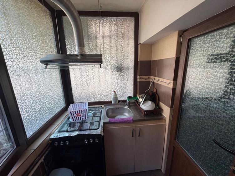 Apartament cu 2 camere decomandat, mobilat în Poarta 6