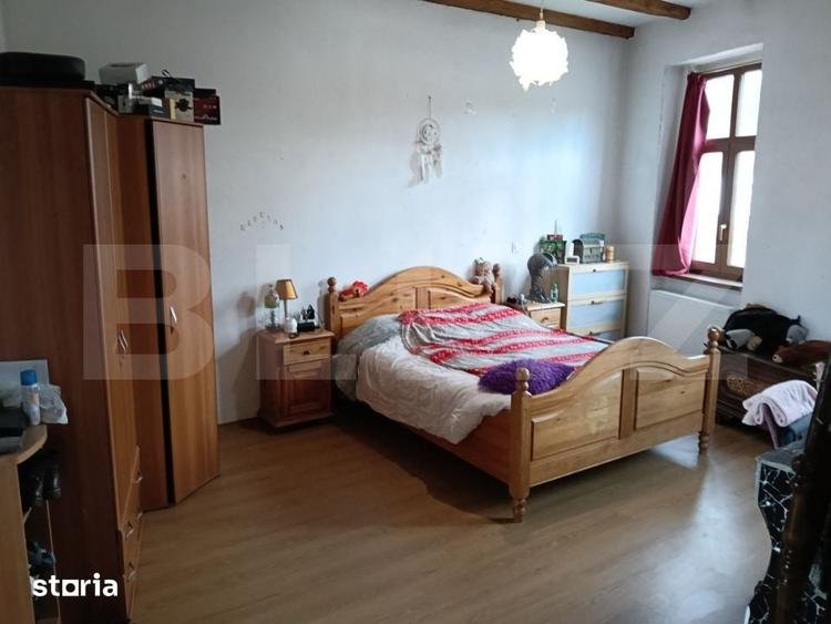Casă cu 10 camere cu Teren 580 Mp în Central