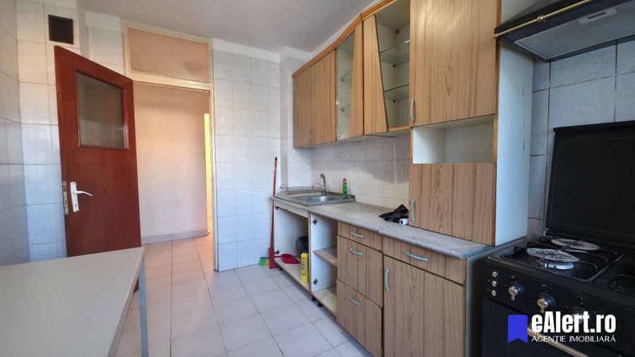 Apartament cu 4 camere în Rahova
