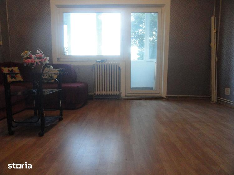Apartament cu 4 camere decomandat în Micălaca