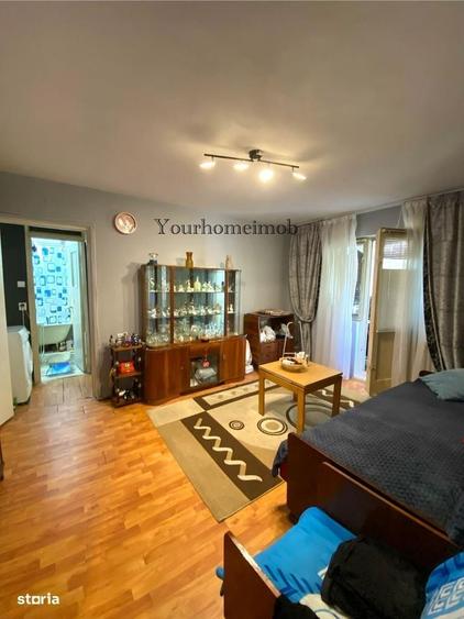 Apartament cu 2 camere semidecomandat în Craiovița Nouă