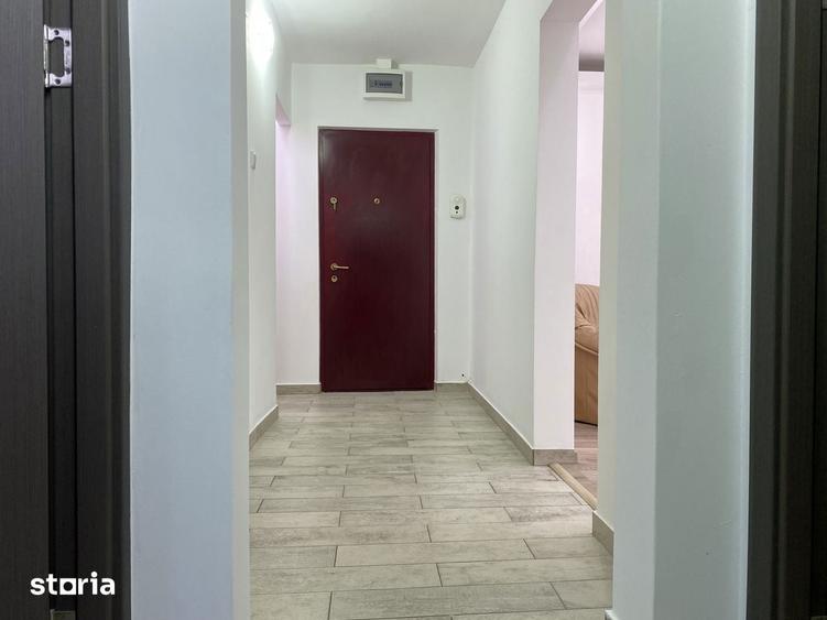 Apartament cu 3 camere decomandat în Micro 11