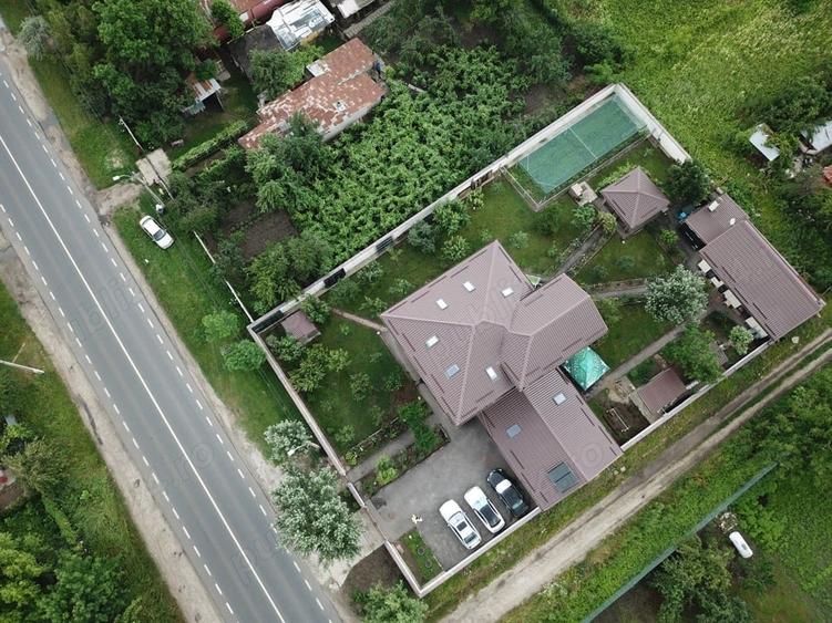 Casă cu 6 camere cu Teren 1570 Mp în Stâlpu