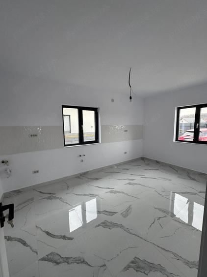 Casă cu Teren 350 Mp în Lunca Cetățuii