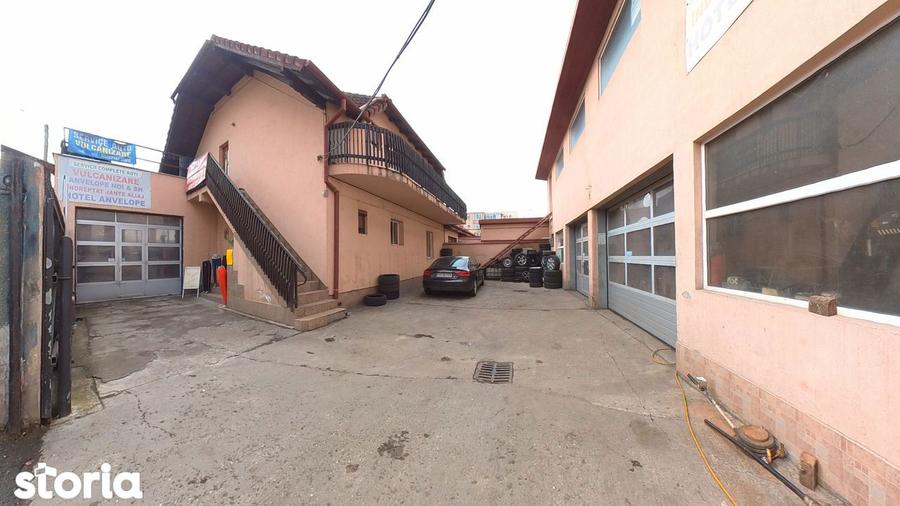 Casă cu 6 camere cu Garaj în Tractorul