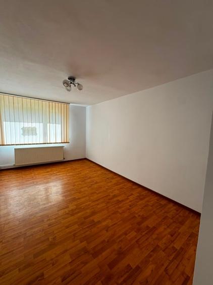 Spațiu comercial, de 34 mp, în