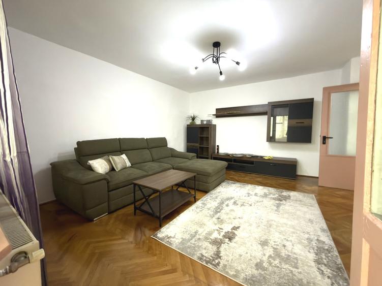 Apartament cu 2 camere decomandat, mobilat în Bucovina