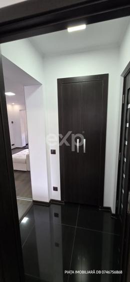 Apartament cu 3 camere semidecomandat, mobilat în Micro 9