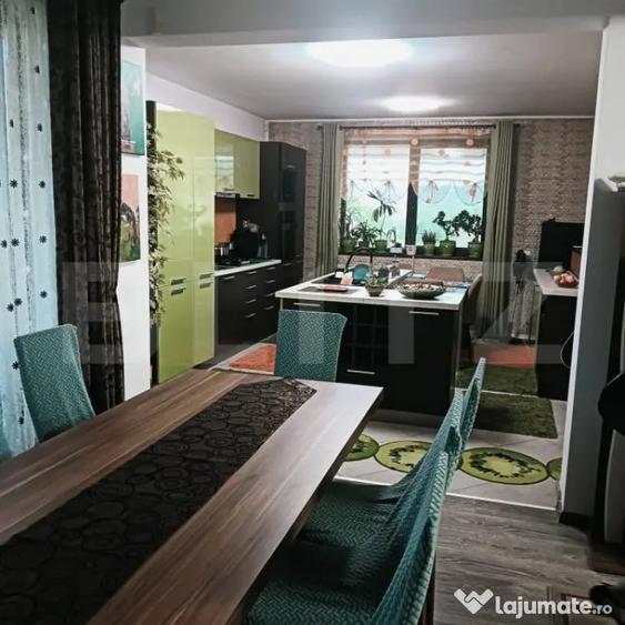 Casă cu 5 camere cu Teren 1280 Mp în Central