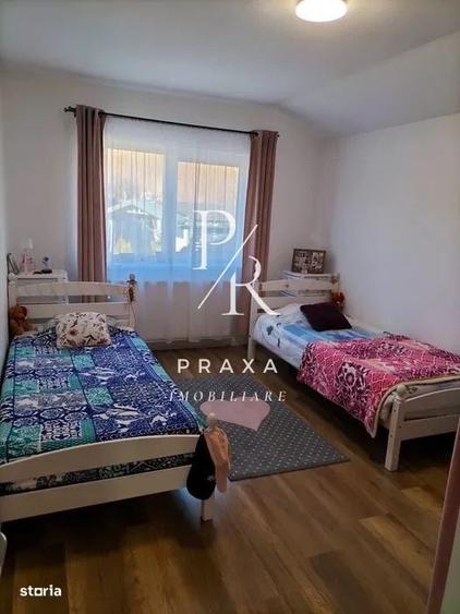 Casă cu 4 camere în Tăuți