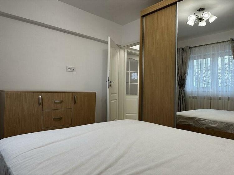 Apartament cu 2 camere semidecomandat în Banu Manta