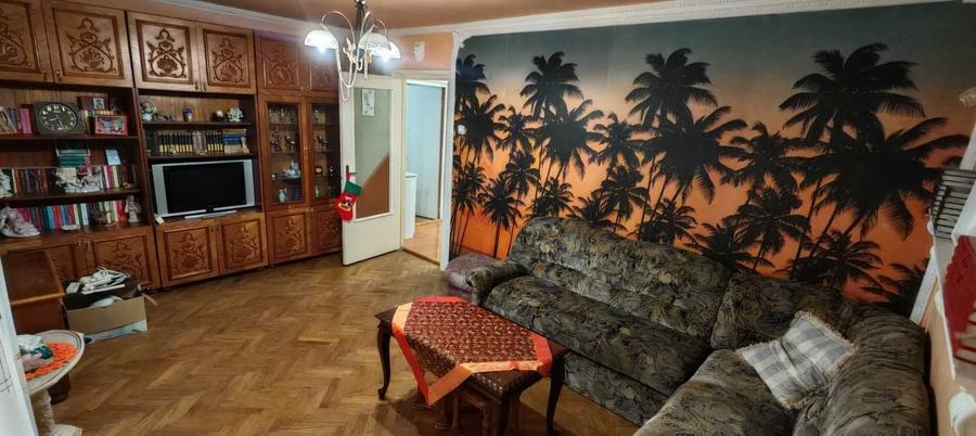 Apartament cu 3 camere decomandat în Malu Roșu