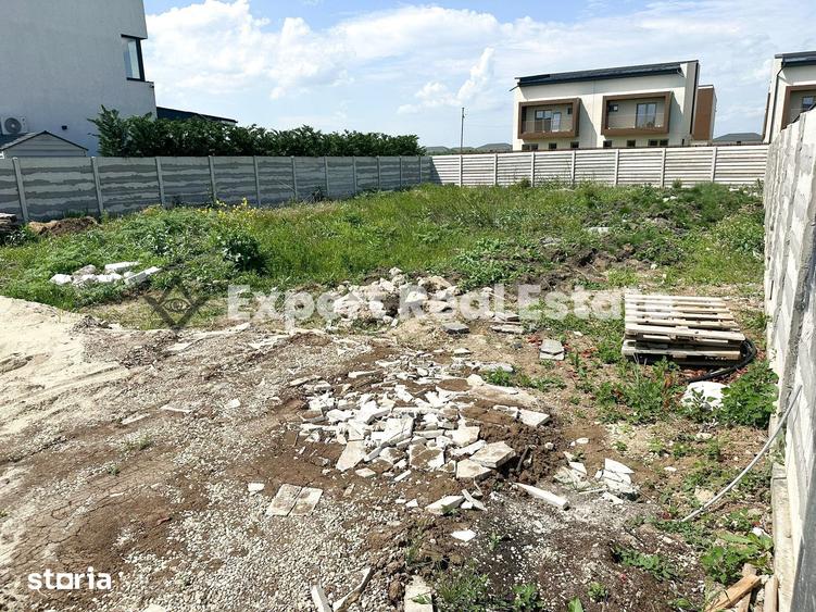 Teren de 400 mp, în Giurgiului